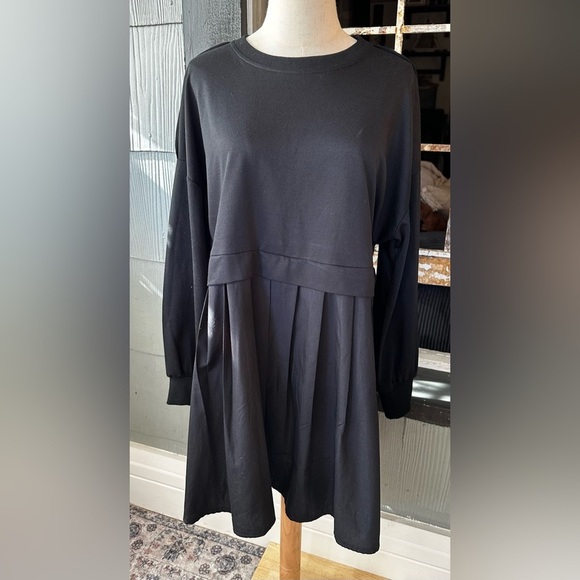 Long-Sleeved Contrasting Color one-Piece Half Skirt Twofer Sweatshirt Dress - Picture 4 of 7